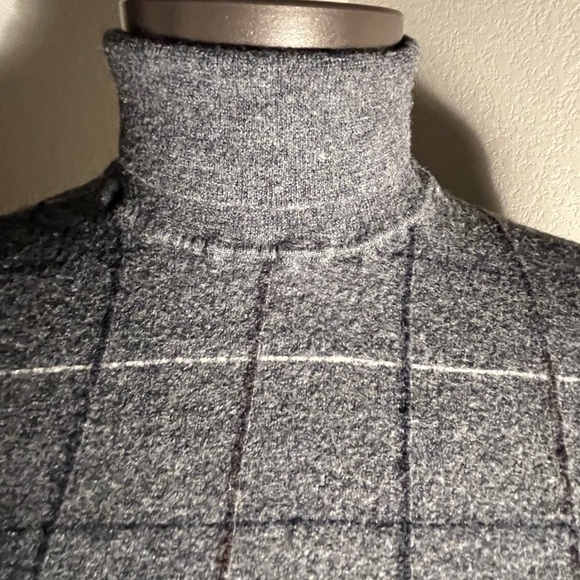 DUNHILL LONDON- made in Italy 100 percent wool turtleneck size small - Picture 5 of 7